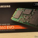 Samsung 860 EVO 1TB M.2 SATA Internal SSD (MZ-N6E1T0BW), em sua embalagem.