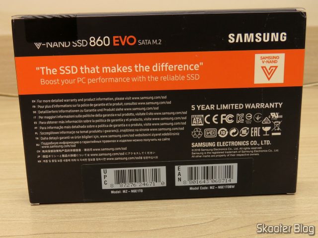 Samsung 860 EVO 1TB M.2 SATA Internal SSD (MZ-N6E1T0BW), em sua embalagem.
