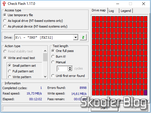 Teste do Sandisk microSDHC Ultra UHS-1 32GB falsificado com o Check Flash no leitor do painel 3.5" do meu PC.