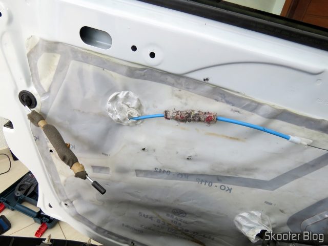 A porta com a moldura removida.