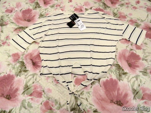 Blusa Em Malha Botonê Com Detalhe De Amarração