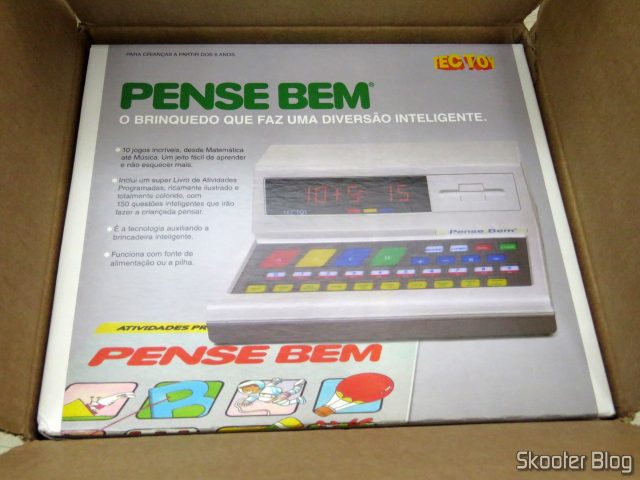 Caixa da Tec Toy com o novo Pense Bem.