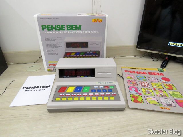 O novo Pense Bem, manual de instruções, livro de atividades e embalagem.