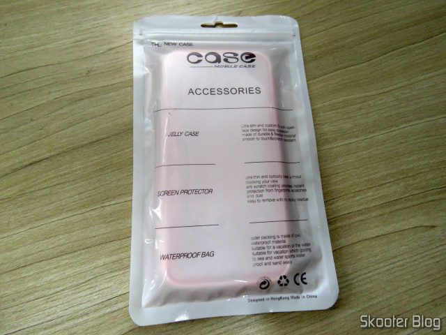 Capa de Silicone para iPhone 7, em sua embalagem.