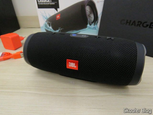Caixa de Som Bluetooth Portátil JBL Charge 3.