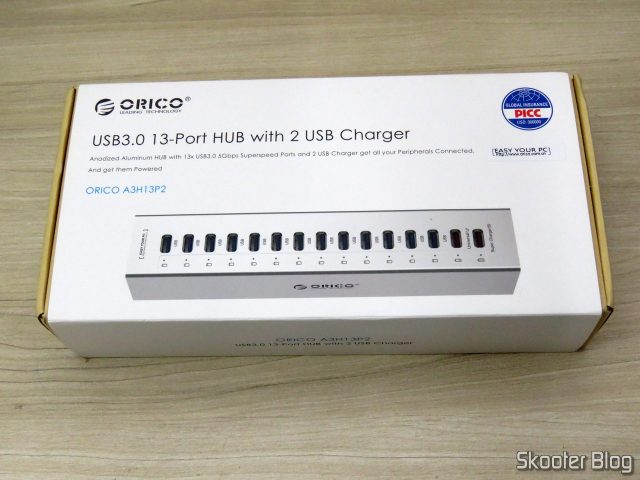 Hub USB 3.0 Orico A3H13P2, em sua embalagem.