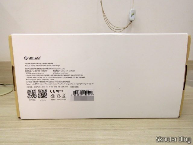 Hub USB 3.0 Orico A3H13P2, em sua embalagem.