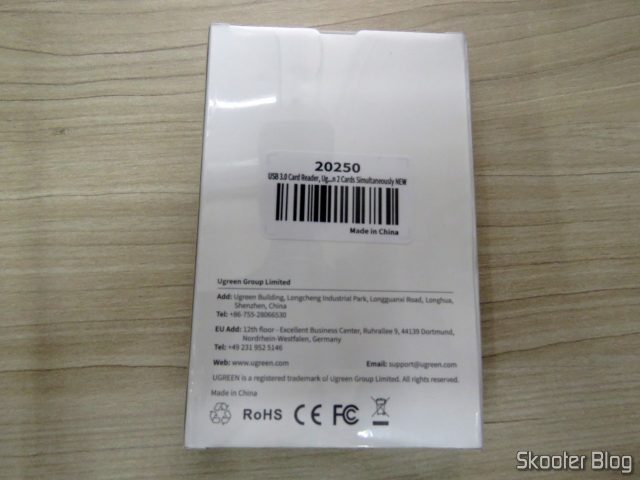 Leitor de Cartões SD e microSD Ugreen USB 3.0, em sua embalagem.