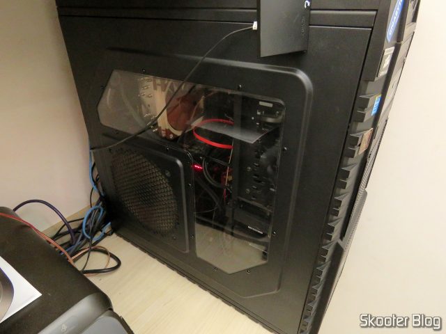 Fonte de alimentação Corsair RMi Series™ RM850i, já instalada.