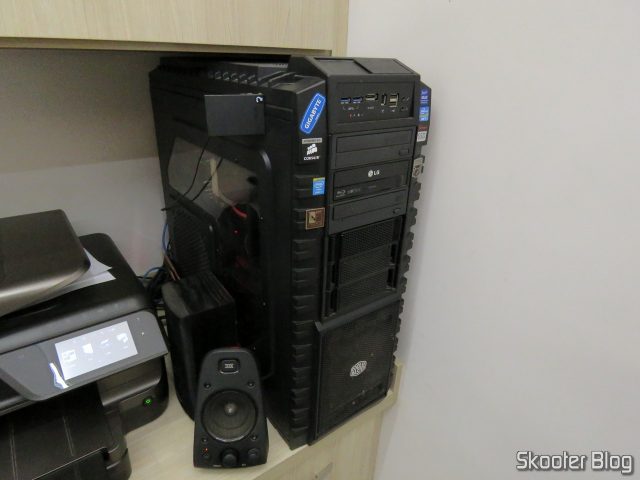 Fonte de alimentação Corsair RMi Series™ RM850i, já instalada.