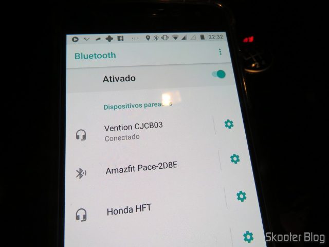 Moto Z Play conectado ao Vention Car Bluetooth Player Multifunção, em funcionamento.Vention Car Bluetooth Player Multifunção.