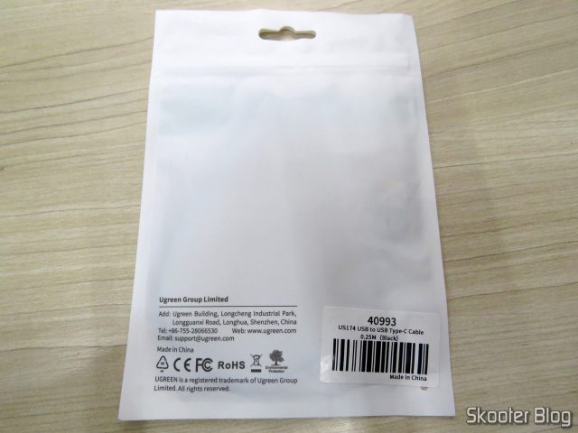 Cabo USB Tipo C para Carga e Dados Ugreen 25cm, em sua embalagem.