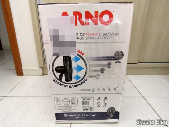 Ventilador Arno VF40 Silence Force 40cm, em sua embalagem.