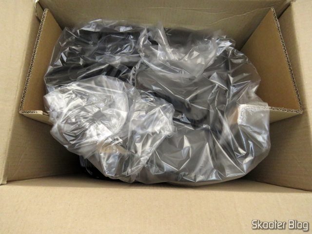 Ventilador Arno VF40 Silence Force 40cm, em sua embalagem.