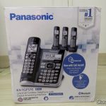 Sistema de Telefones Sem Fio Panasonic KX-TGF574S, em sua embalagem.