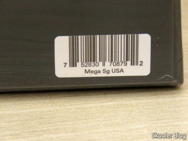Analogue Mega Sg, em sua embalagem.