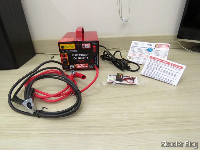 Carregador de Baterias 12V Expert Charger PR10, com brinde e acessórios.