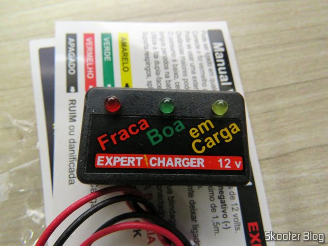 Voltímetro que veio como brinde com o Carregador de Baterias 12V Expert Charger PR10.
