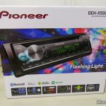Som Automotivo Pioneer CD Player MP3 AM/FM - Bluetooth USB Auxiliar DEH-X500BR, em sua embalagem.