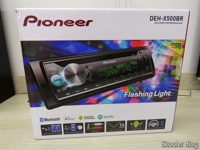 Som Automotivo Pioneer CD Player MP3 AM/FM - Bluetooth USB Auxiliar DEH-X500BR, em sua embalagem.