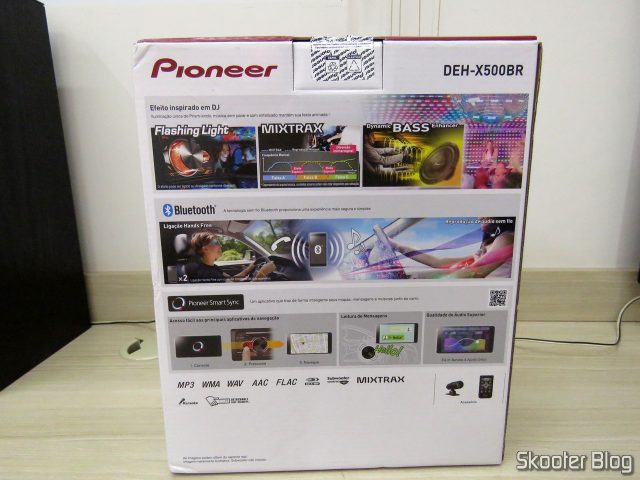 Som Automotivo Pioneer CD Player MP3 AM/FM - Bluetooth USB Auxiliar DEH-X500BR, em sua embalagem.
