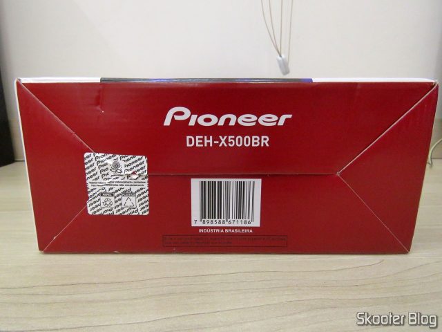 Som Automotivo Pioneer CD Player MP3 AM/FM - Bluetooth USB Auxiliar DEH-X500BR, em sua embalagem.
