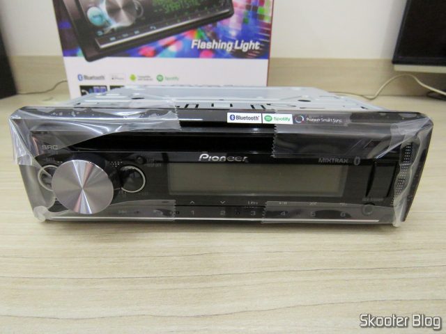 Som Automotivo Pioneer CD Player MP3 AM/FM - Bluetooth USB Auxiliar DEH-X500BR.