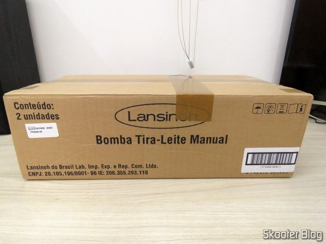 Caixa de Bomba Tira-Leite Manual, que foi usada pelo vendedor para proteger a caixa dos alto-falantes.