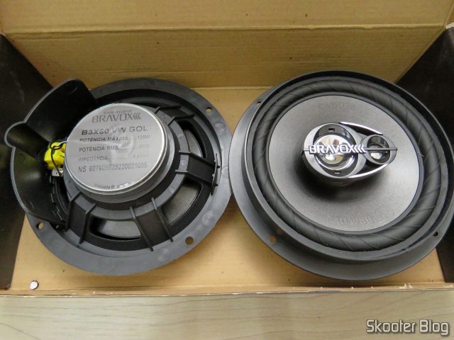 Par de Alto Falantes Triaxial Bravox Linha Original 6 Pol B3X60 VWGol, em sua embalagem.