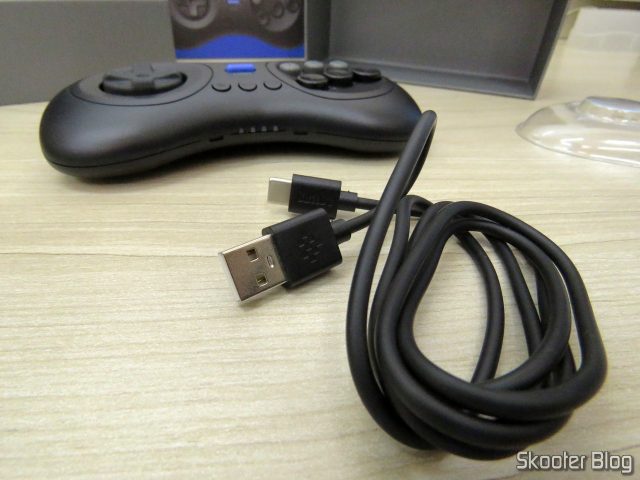 Cabo USB do 8BitDo M30 Bluetooth.