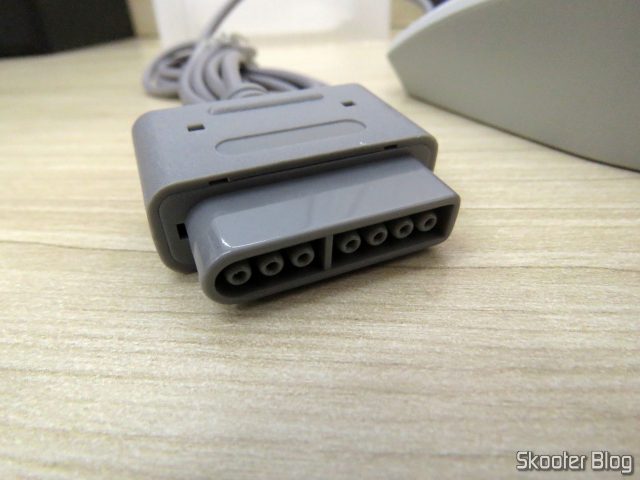 Plug do Mouse Óptico para Super Nintendo Hyperkin Click Retro Style Mouse.