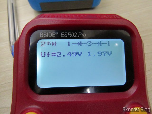 Medição do capacitor C218 com o BSIDE ESR02 Pro.
