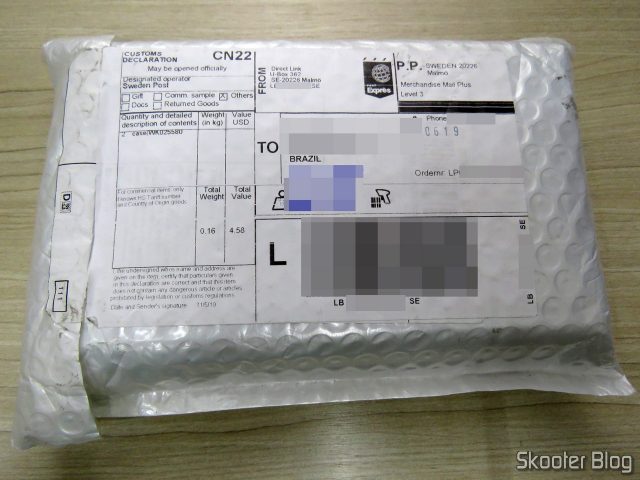 Pacote com a Capa de TPU Macia Nillkin para o Xiaomi Mi 9 e a Película de Vidro Cobertura Total Nillkin para Xiaomi Mi 9.