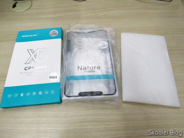 Capa de TPU Macia Nillkin para o Xiaomi Mi 9 e Película de Vidro Cobertura Total Nillkin para Xiaomi Mi 9.