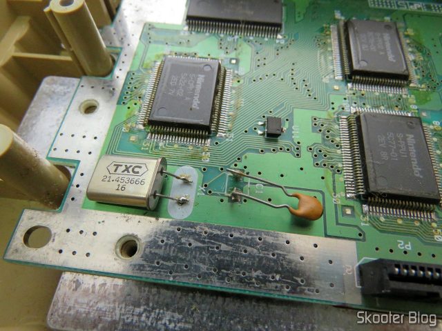 Cristal Oscilador PAL-M e capacitor fixo no lugar do variável. A porqueira da transcodificação.