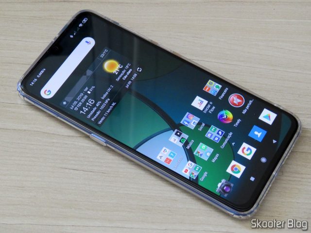 O Xiaomi Mi 9, em funcionamento.