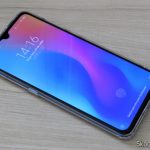 O Xiaomi Mi 9, em funcionamento.