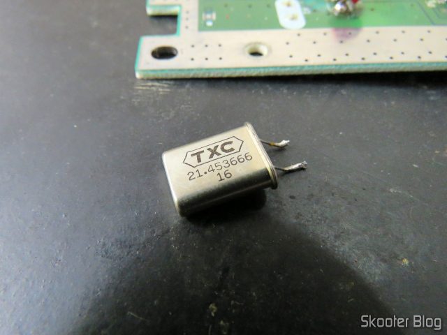 Cristal oscilador PAL-M removido.