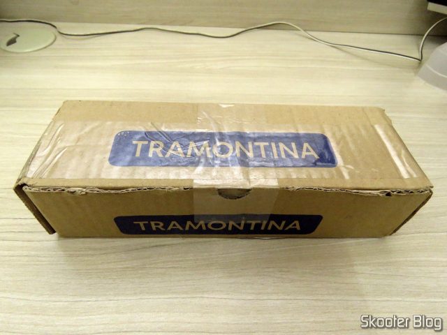 Faqueiro Tramontina Laguna Inox com Facas de Churrasco - 42 Peças, em sua embalagem.
