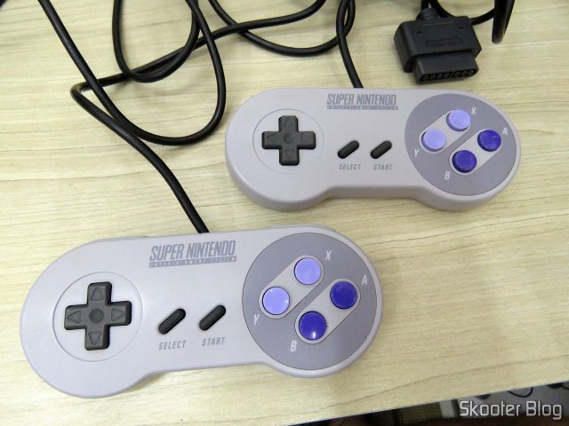 Controladores do Super Nintendo, após a limpeza.