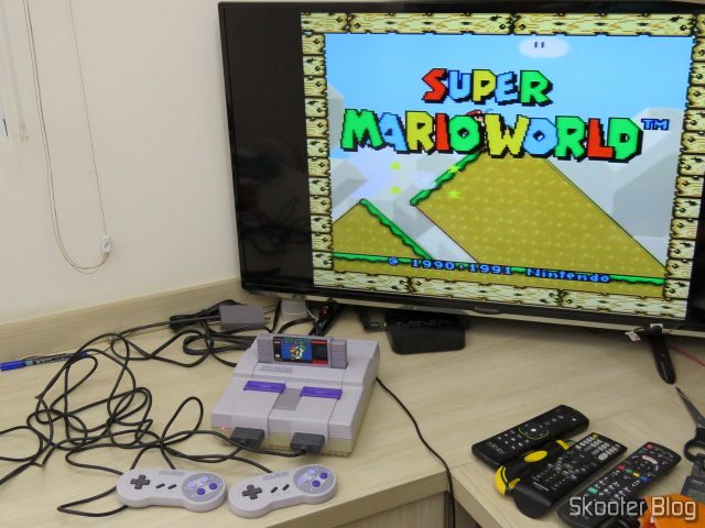 Super Nintendo SHVC-CPU-01 1/1/1 em funcionamento após a limpeza.
