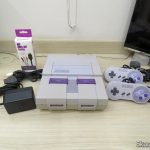 Super Nintendo Original NTSC PCB SHVC-CPU-01 CPU/PPU1/PPU2 2/1/3, com seus acessórios após a limpeza.