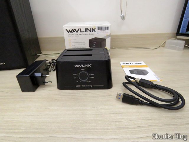 Wavlink USB 3.0 Dual Bay Docking Station para HDDs e SSDs de 2.5" e 3.5", e seus acessórios.