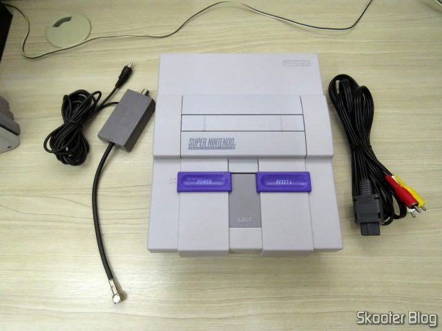 Super Nintendo, cabo R.F. e cabo A/V, após as limpezas.
