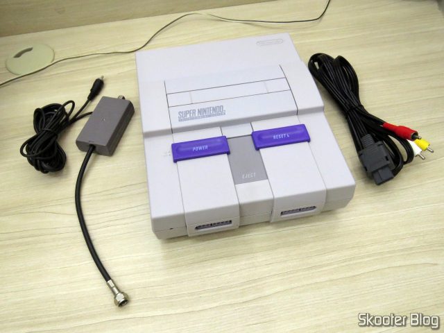 Super Nintendo, cabo R.F. e cabo A/V, após as limpezas.