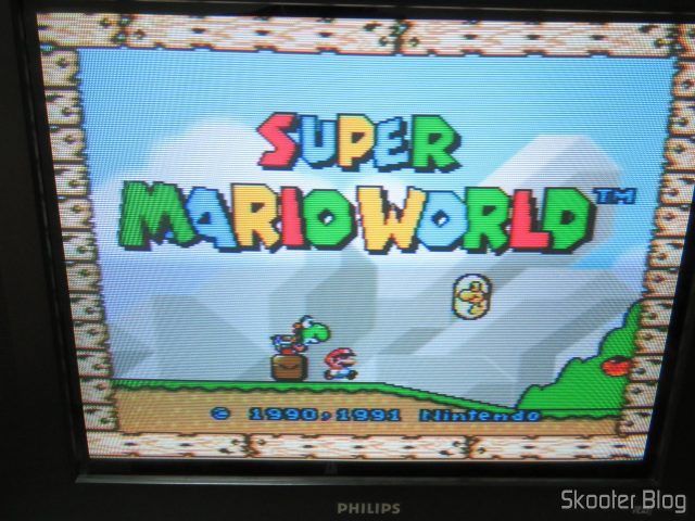 O Super Nintendo sendo testado na TV CRT.