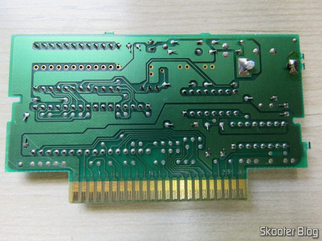 Placa do Cartucho Super Mario World, com o CIC faltando.