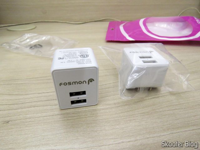 Os dois Fosmon 2 Port USB Charger C-10735US.