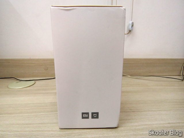 Xiaomi Mi Home Security Camera 360º, em sua embalagem.