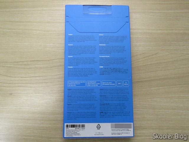 Kindle Paperwhite Amazon Tela 6" 8GB WiFi, em sua embalagem.